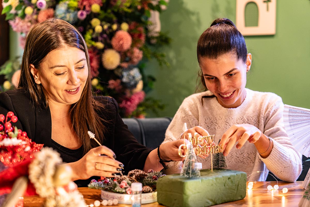 participanți la un teambuilding de Crăciun organizat de Worknest în București