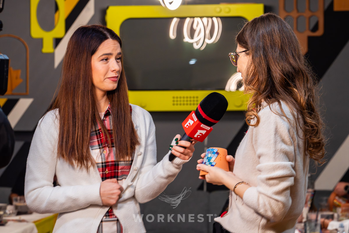 transmisie live la Neatza cu Răzvan și Dani de la atelierul de mozaic organizat de Worknest în București